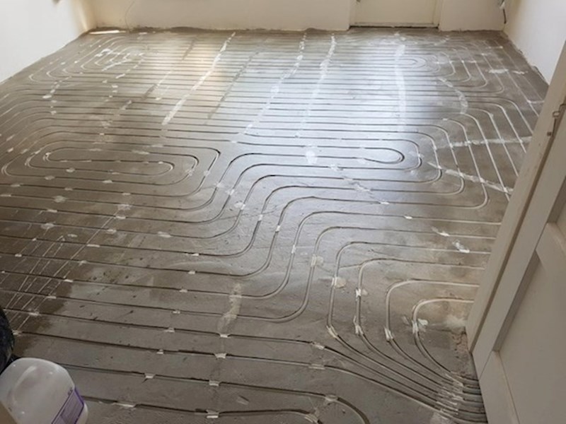 Ova osoba je prvi put vidjela kako zapravo izgleda podno grijanje.