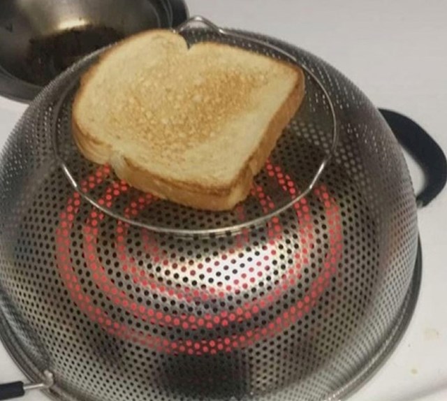 Kad nemaš toster a jako ti se jede tost