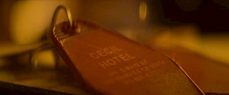 S vremenom je postao odredište za putnike s malo novca, a oko njega su živjeli beskućnici