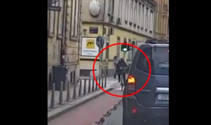 Širi se zanimljiv video iz Zagreba: pogledajte kako je u sekundi autom oborio biciklista