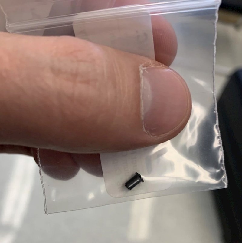 Naručio je 1,000 ovih malih umetaka, svi su stigli u svojoj kesici