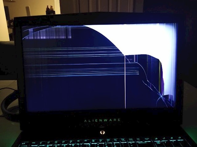 Razbio je novi laptop