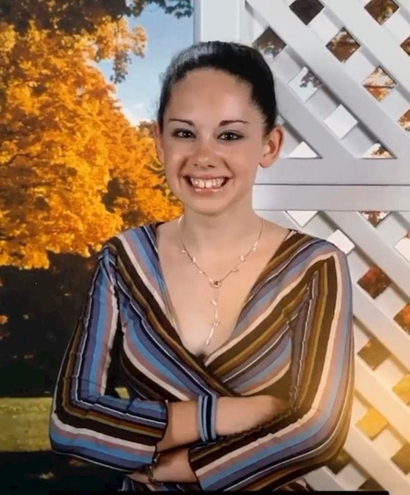 "Dobro je sve, obrve su mi ipak narasle. Ovo sam ja 2004."