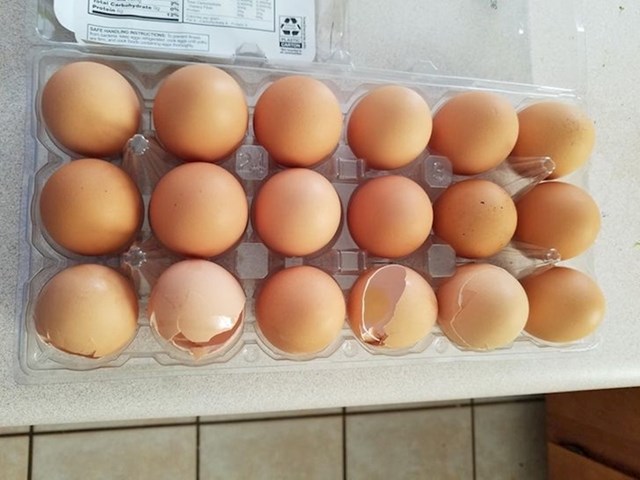 Moja žena potrošena jaja vraća među ova nepotrošena i onda nazad u hladnjak