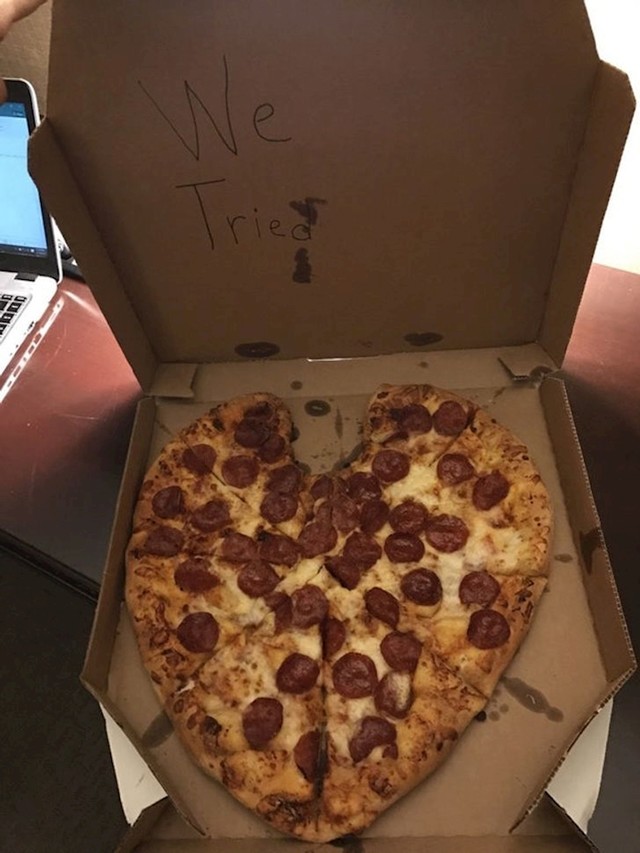 Cura je naručila pizzu u obliku srca da me iznenadi za Valentinovo
