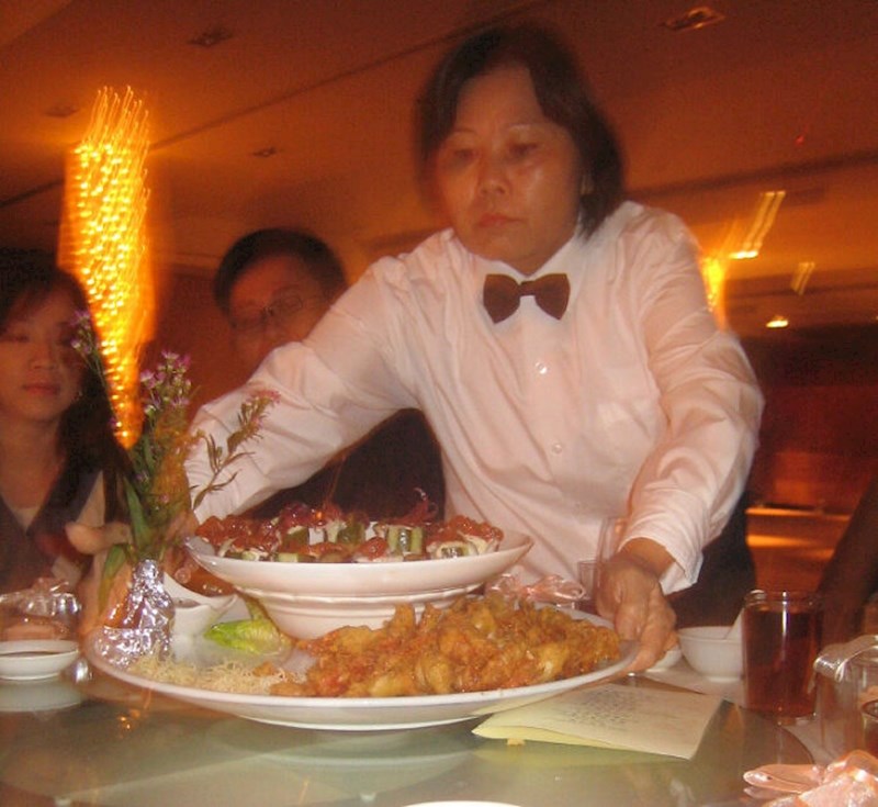 9. Ako naručiš nešto što se dugo kuha, a na stol stigne jako brzo, znači da je samo podgrijano. Za neke stvari je to u redu, ali ne za sve