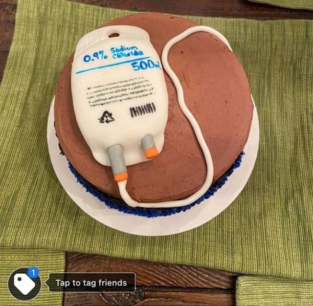 Ovo mi je rođendanska torta koju je naručio moj muž