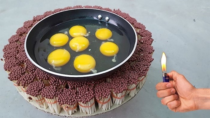 VIDEO Napunili su tavu jajima i provjerili hoće li se ispeći kada zapale šibice