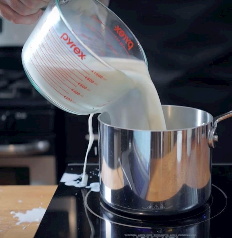 Svaki put kad ga zamolim da pomogne oko kuhanja