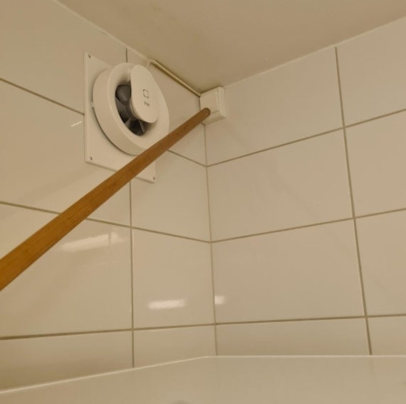 Prekidač za ventilaciju se nalazi u stropu