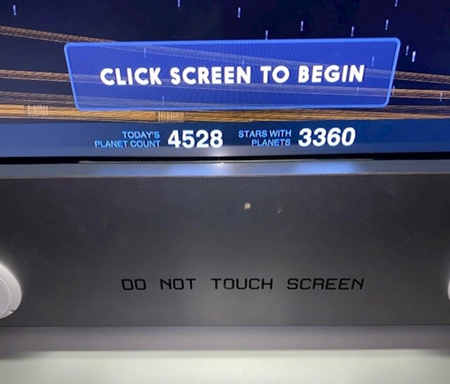 U muzeju; onda, da diram ekran ili ne?