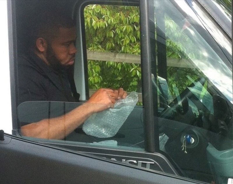 On zna kako se smiriti dok si u koloni