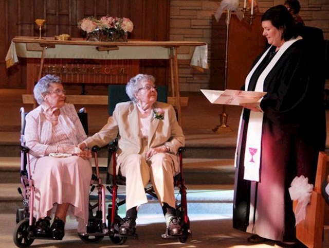 Dvije starije dame iz Iowe su se nakon 72 godine zajedničkog života konačno vjenčale jer sada i zakonski mogu