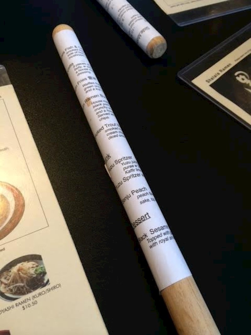 Meni je zalijepljen za drvo i potpuno nečitak