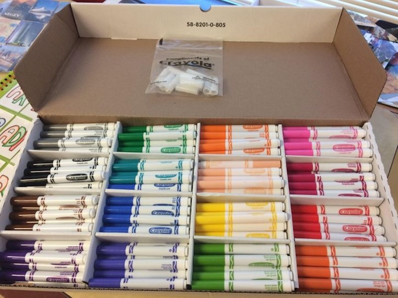 Kutija markera dolazi s dodatnim poklopcima jer su svjesni koliko često ih gubimo