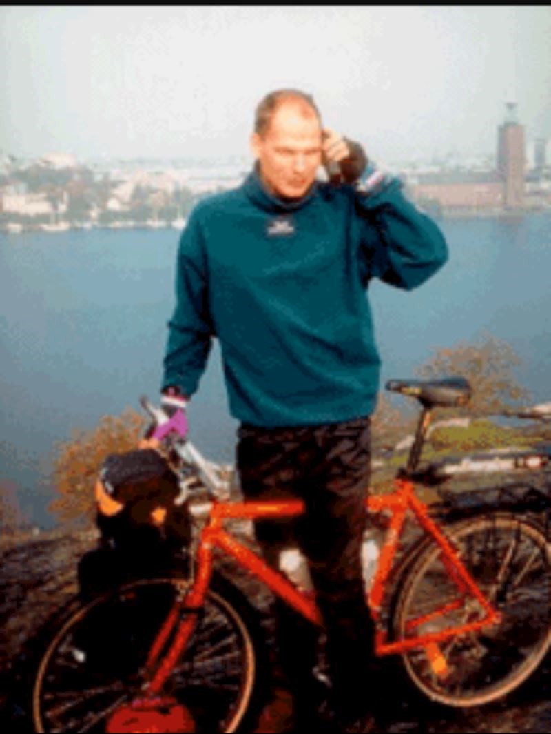 Na vrh se popeo sam, bez kisika i bez ikakve pomoći šerpa. Nakon toga vratio se biciklom natrag u Švedsku. Kakav tip!