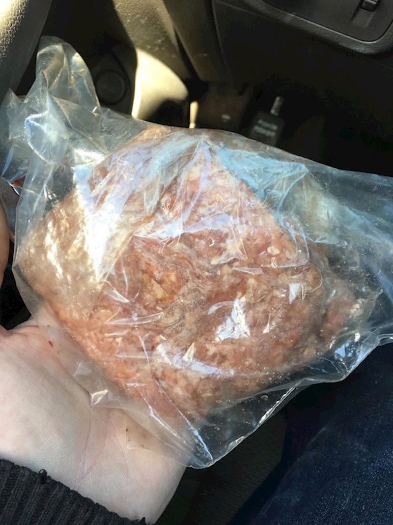 Žurio je na posao i bio uvjeren da je ponio smrznutu pizzu. Zapravo je ponio šnicl