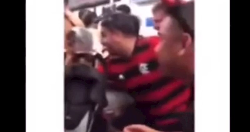 Ekipa koja pjeva Baby shark curici u autobusu da prestane plakati, uljepšat će vam dan