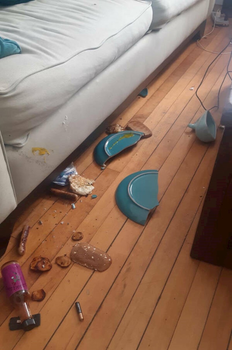 Odlučila se počastiti doručkom u krevetu