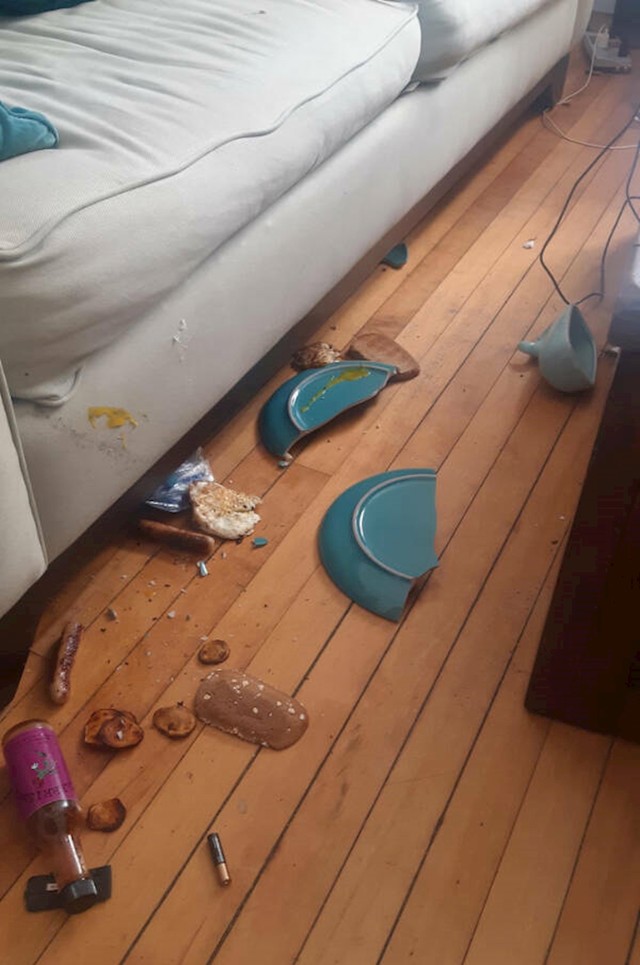 Odlučila se počastiti doručkom u krevetu