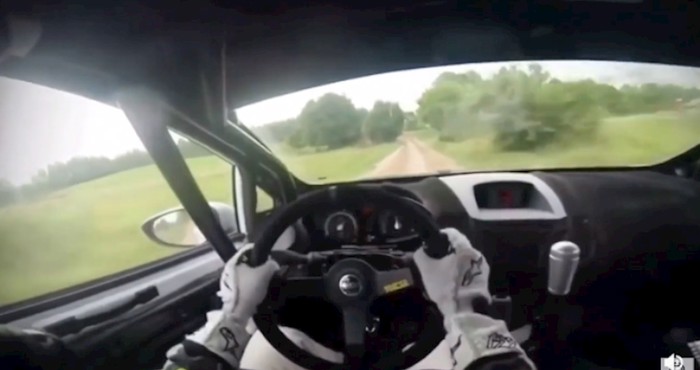Video iz unutrašnjosti rally automobila djeluje nestvarno da bi bio istinit