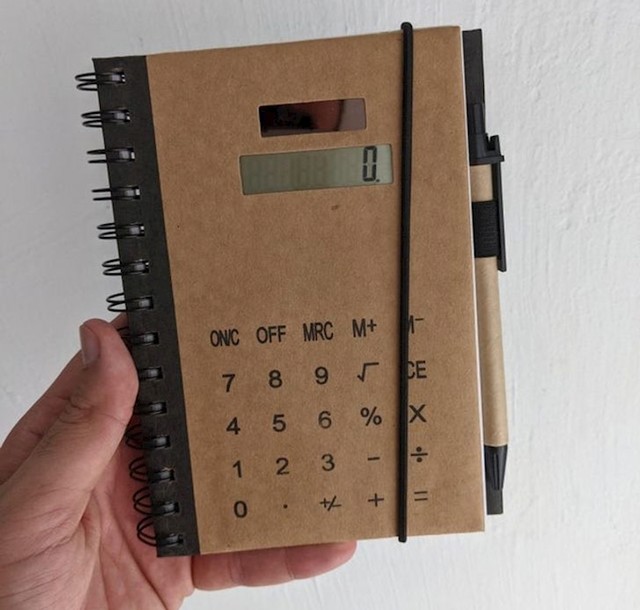 Ovaj notes je ujedno i kalkulator