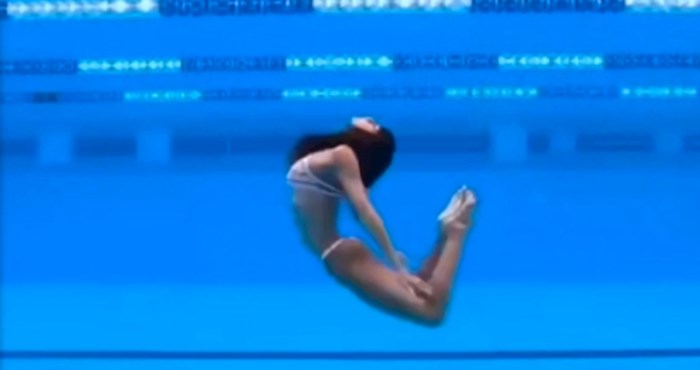 Djevojka koja pleše u vodi je hit na Redditu, ljudi ne vjeruju da je video stvaran
