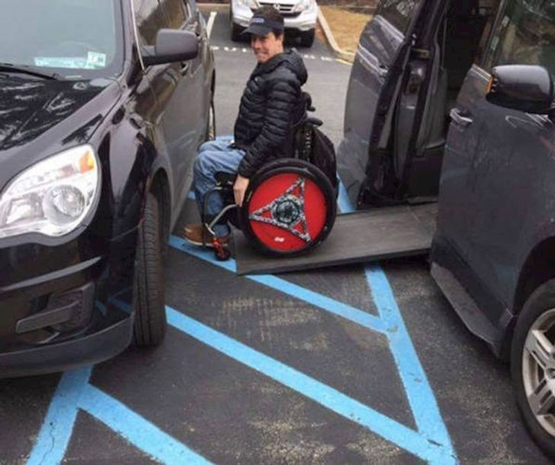 Ne parkirajte ovako! Nikad!