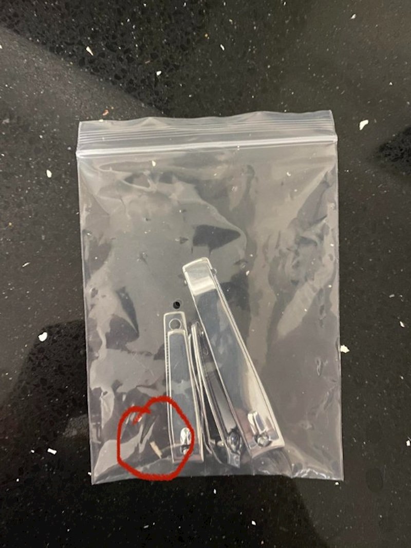 19. Stigla je noktarica s Amazona. S nečijim noktom unutra