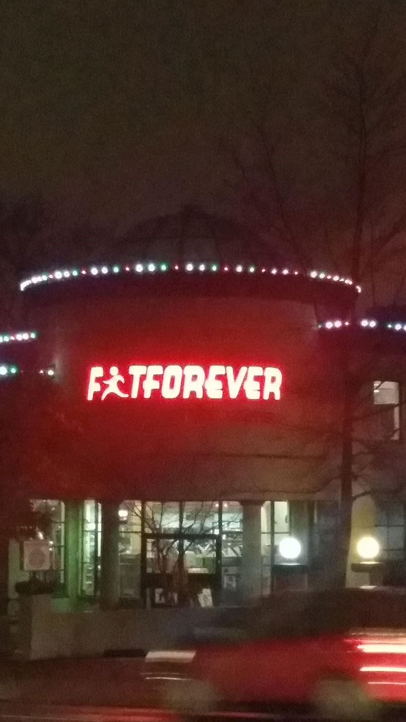 Logo za teretanu čita se kao: Debeli zauvijek