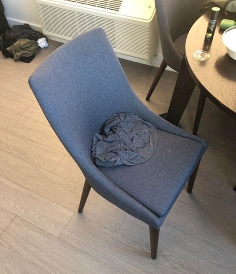 "Izgubio" je majicu u hotelskoj sobi