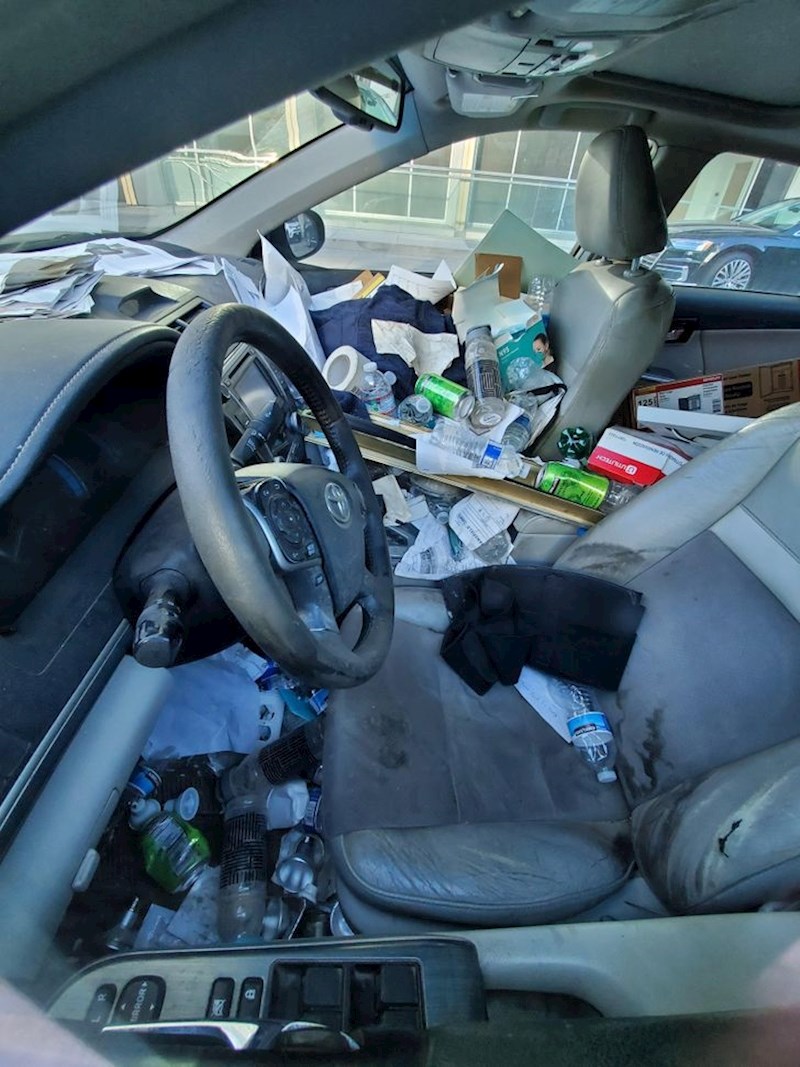 Pitao sam prijatelja da mi posudi automobil, ovakvog ga je doveo