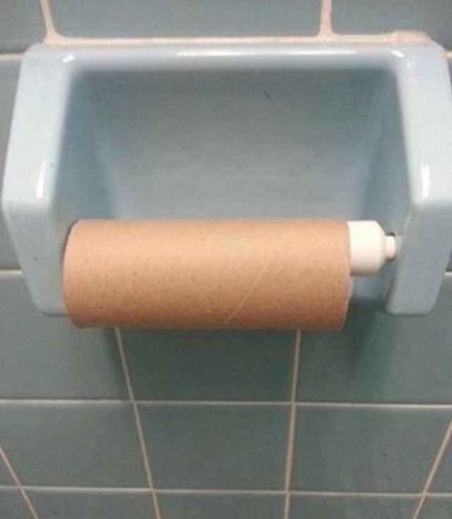 Naučio sam da drugi put provjerim stanje toaletnog papira prije nego sjednem