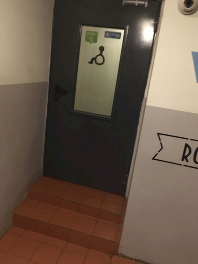 Ulaz u WC za osobe s invaliditetom