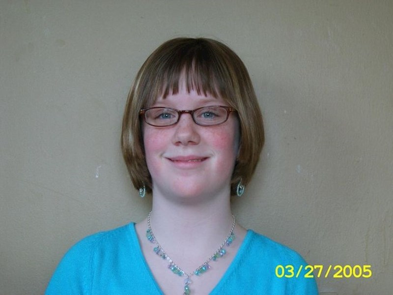 Sa 12 godina sam izgledala kao 42-godišnja knjižničarka