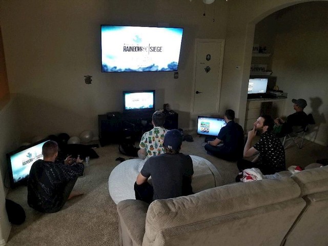 Umjesto momačke zabave priredili su mu LAN party