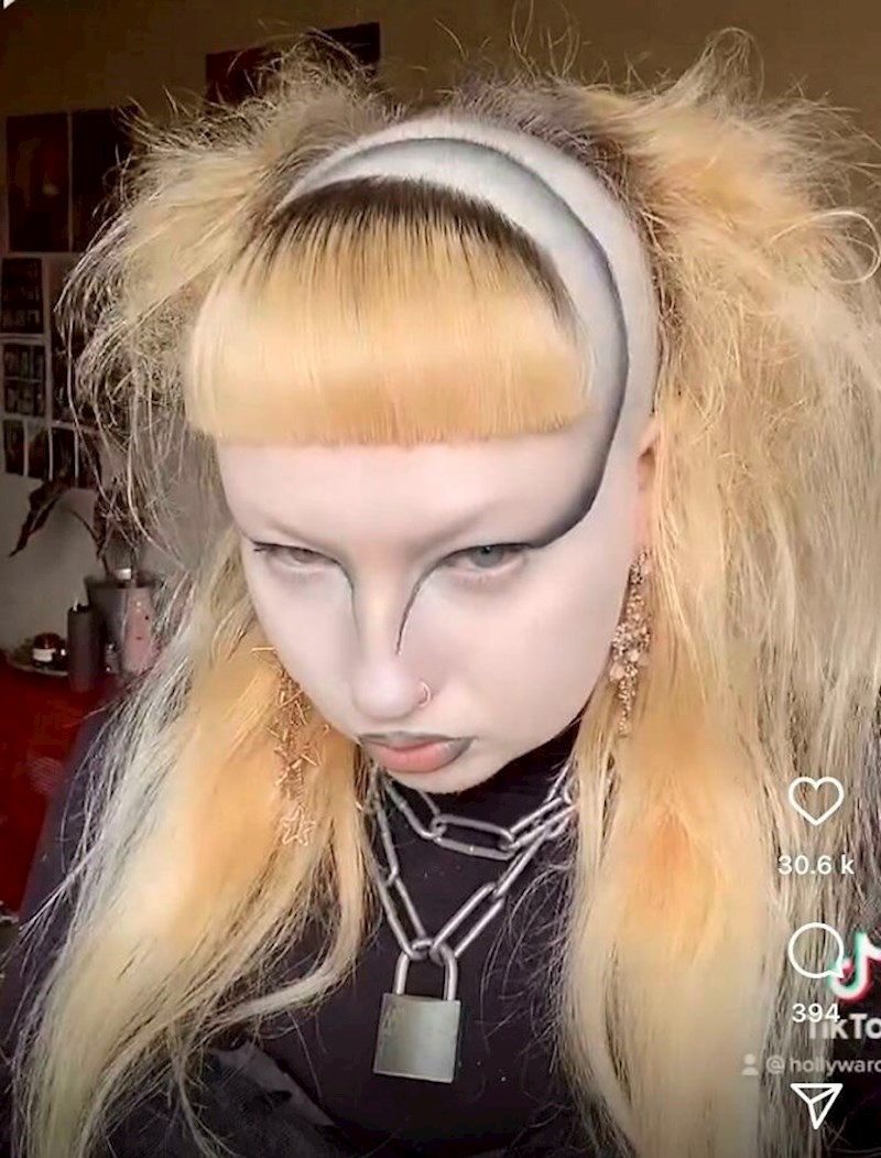 Da, ovo je usitinu tuš za oči koji ide oko šiški