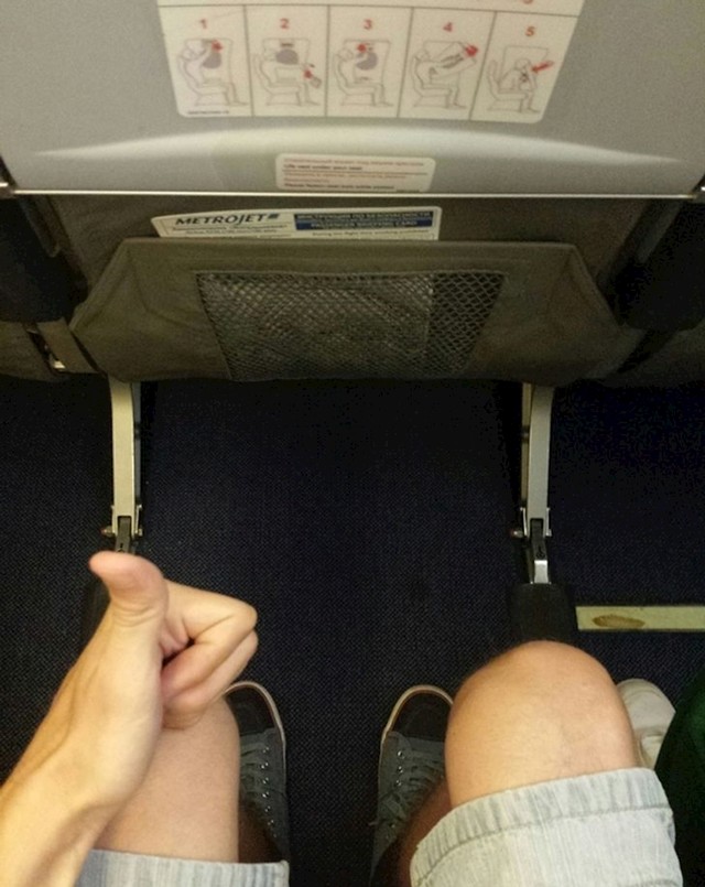 Visok sam 190 cm i prvi put sam dobio avionsko sjedalo gdje mogu protegnuti noge