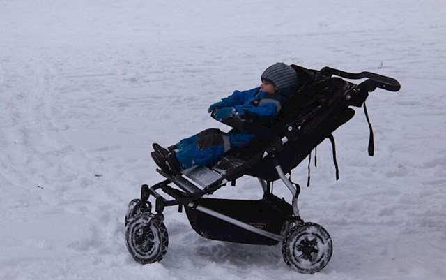 U Skandinaviji je sasvim normalno ostaviti djecu na hladnoći u kolicima
