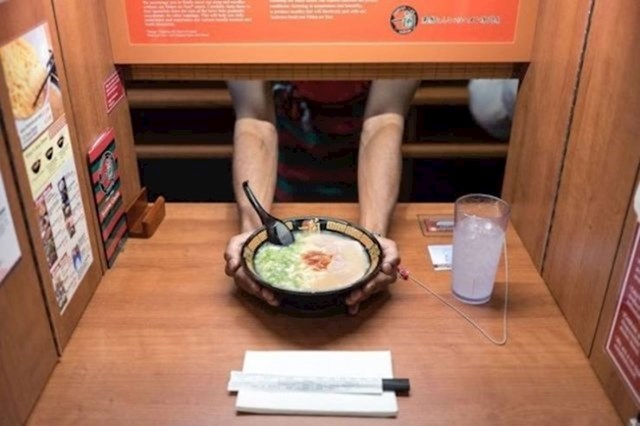 Japanci vole svoju privatnost. Postoje restorani kod kojeg ni ne vidite konobara.
