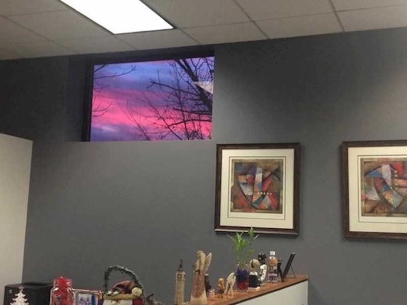 Prozor koji na fotografiji izgleda kao umjetnička slika