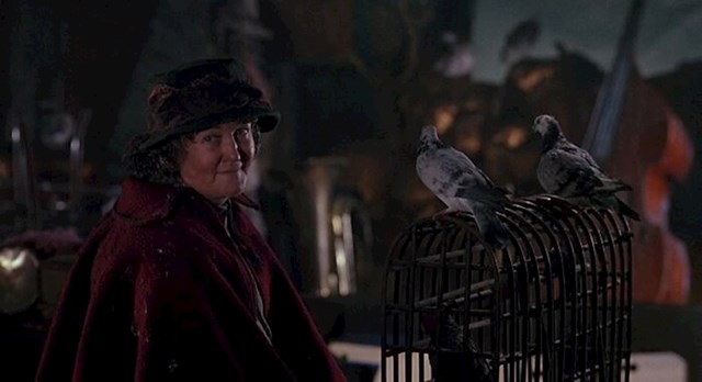 Ime gospođe s golubovima nikad nije izrečeno u filmu