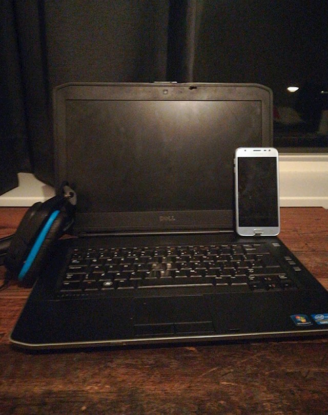 U 3 dana su mi crkli mobitel, slušalice i laptop