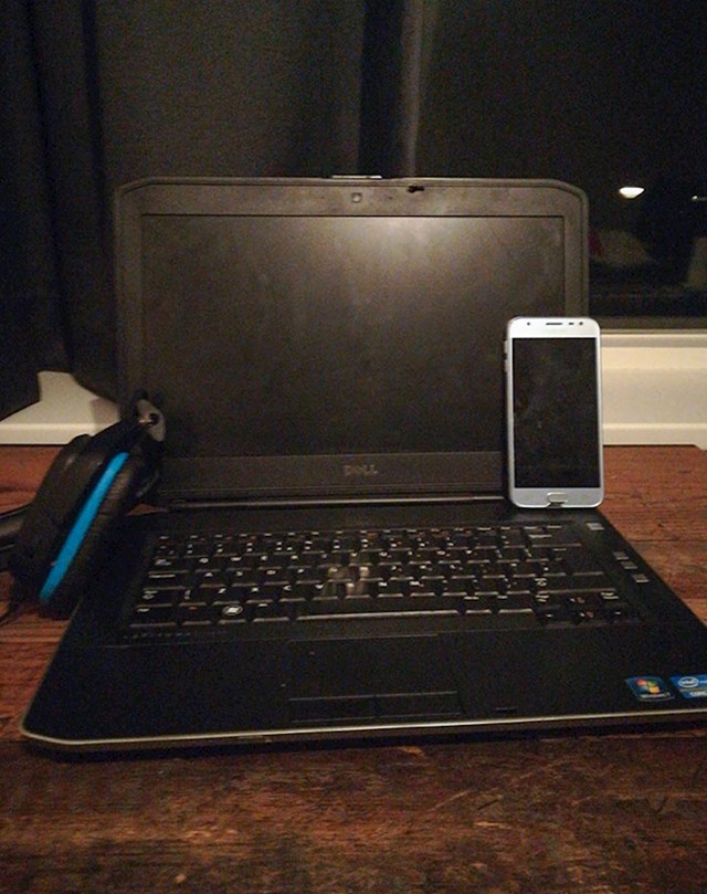 U 3 dana su mi crkli mobitel, slušalice i laptop