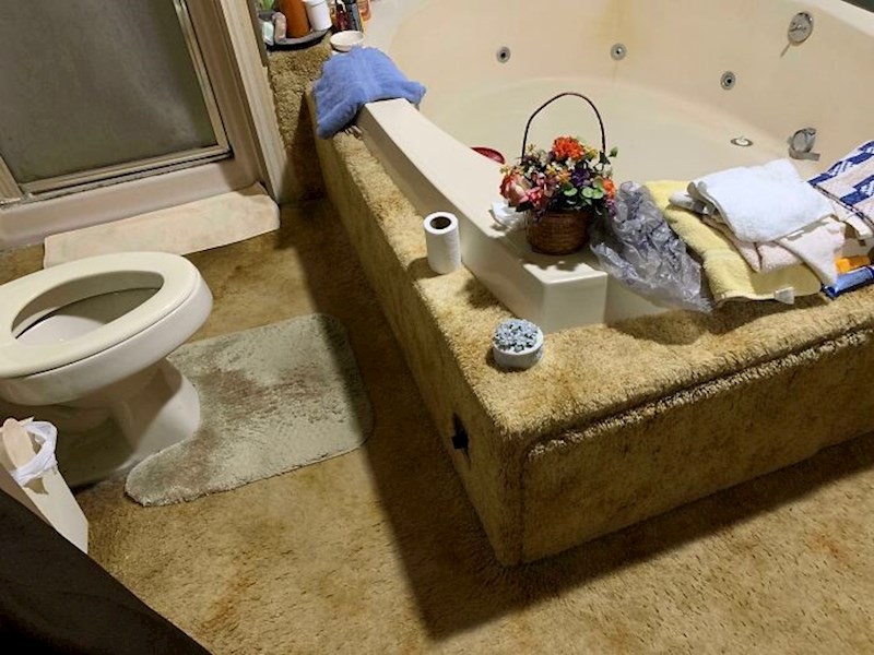 Još malo tapeciranih kupatila