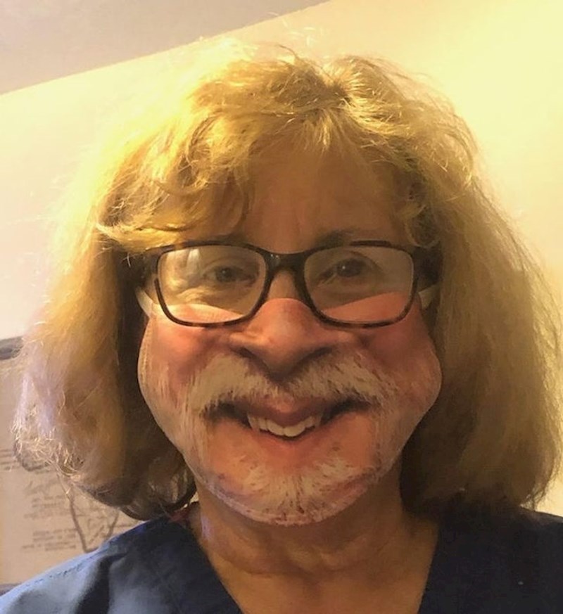 Tata je kupio mami novu masku, urnebesna je