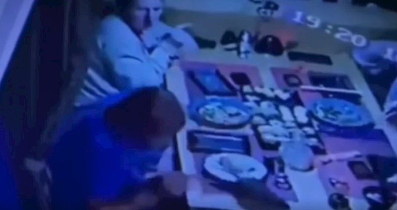 Viralna snimka: Jeli su u luksuznom restoranu, šokiralo ih je što im je skočilo za stol