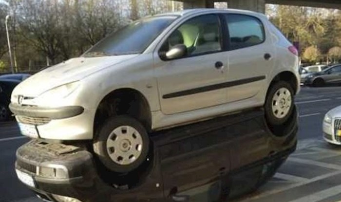 Možete se truditi koliko god hoćete, ali nećete shvatiti što se na ovim fotkama događa