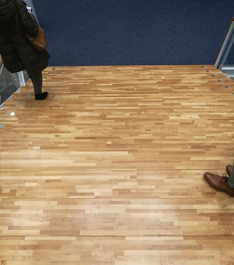 Pitam se koliko je ovdje bilo polomljenih nogu, naime ovo su stube