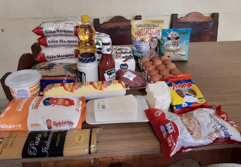 Ja sam iz Venecuele i kod nas je hrana jako skupa, ali zahvaljujući dvojici tipova s Reddita mogao sam si priuštiti svu ovu hranu.